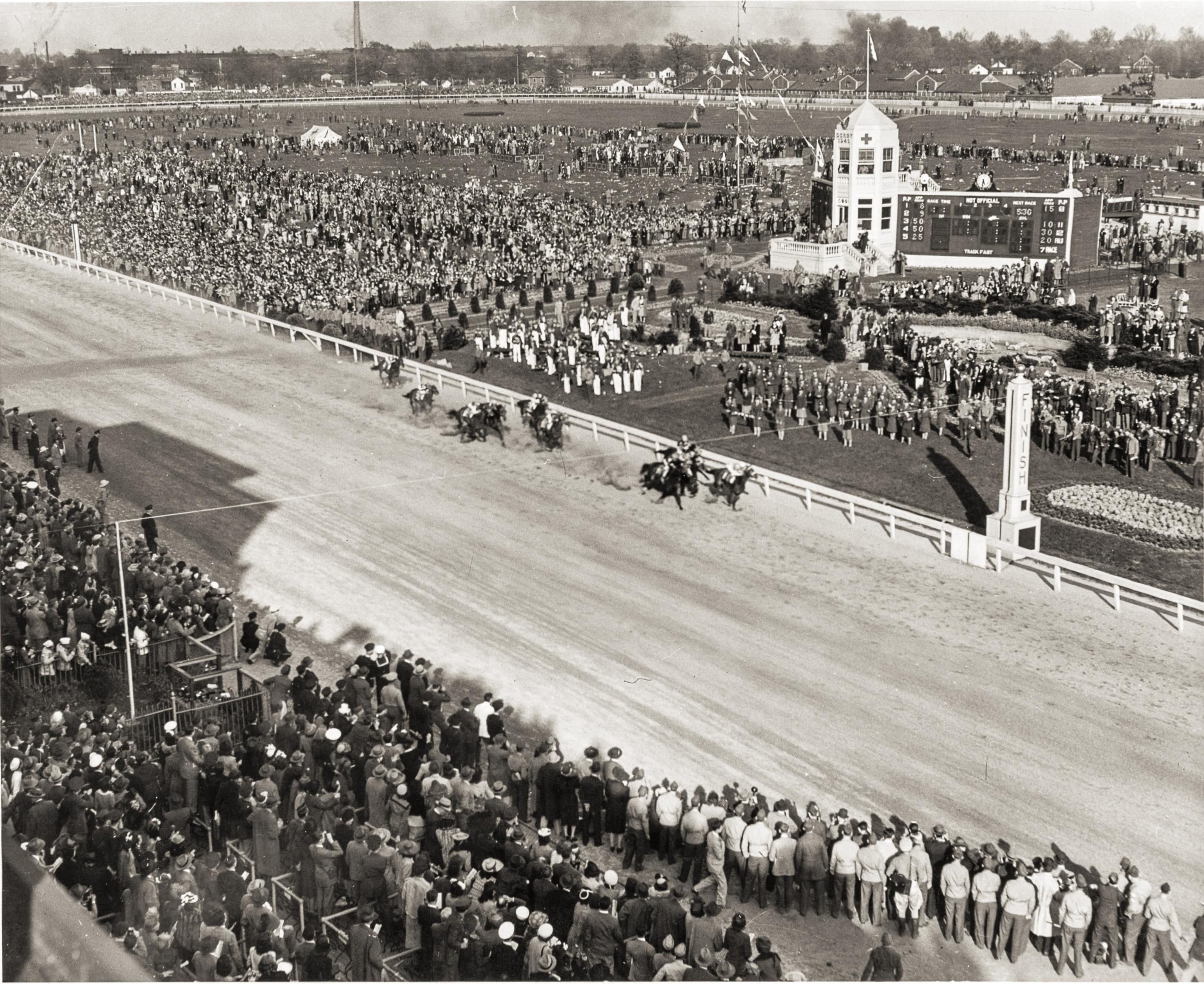 The scene as Count Fleet wins the 1943 Kentucky Derby.